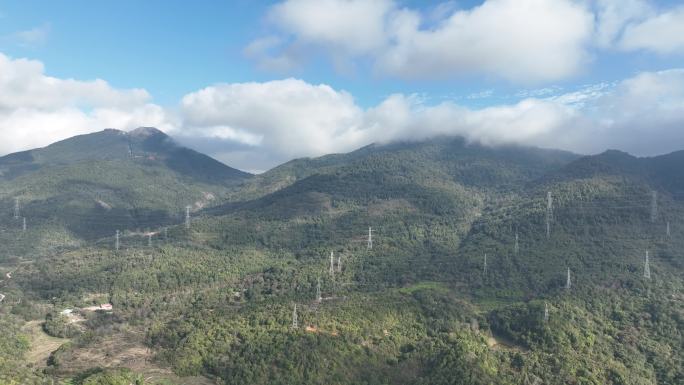 山上电网铁塔电线航拍乡村农村深山电力输送