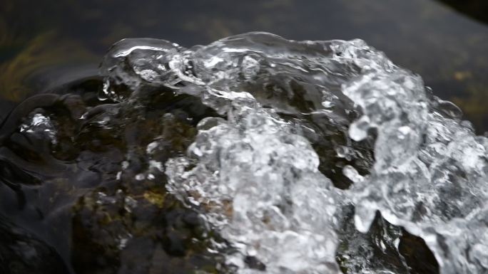 清澈 水流