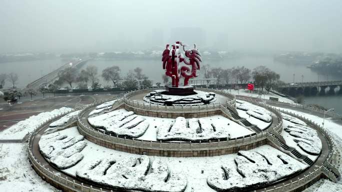 航拍江苏南京凤凰广场下雪