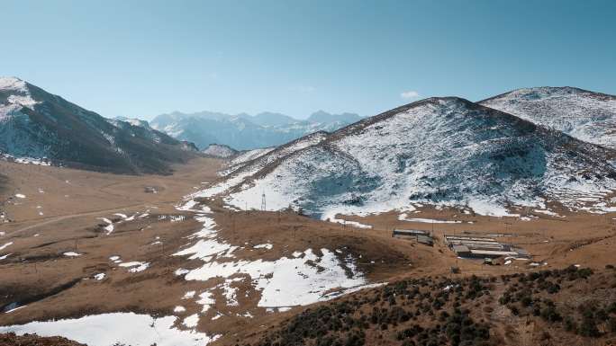 冬季高原牧场云南苦寒山区雪域村庄