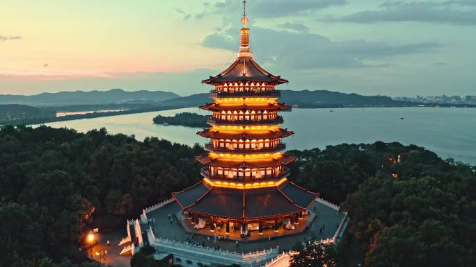 航拍西湖雷峰塔夜景