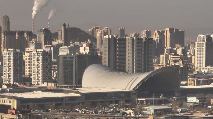 山东烟台站火车高铁站航拍城市风景