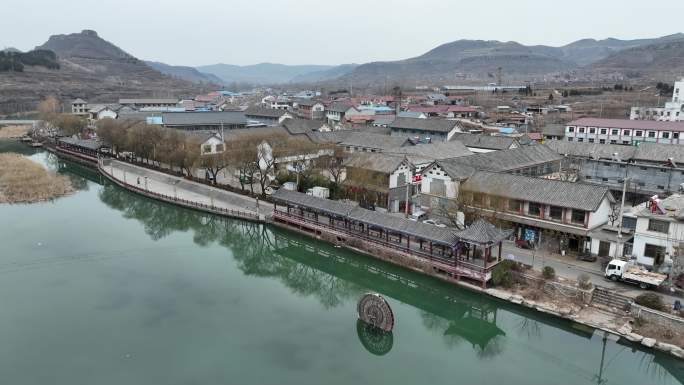 古镇 景色 景区 航拍河流 群山环绕