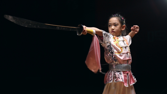 【原创4K】女孩武术刀棍