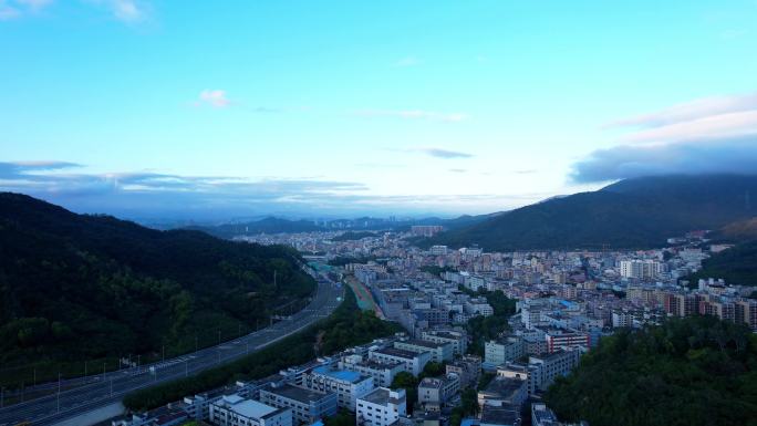 深圳龙岗西坑村城中村建筑密集房子