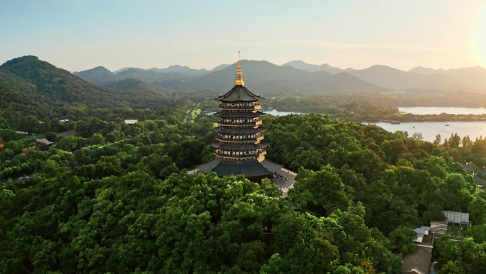 航拍西湖雷峰塔