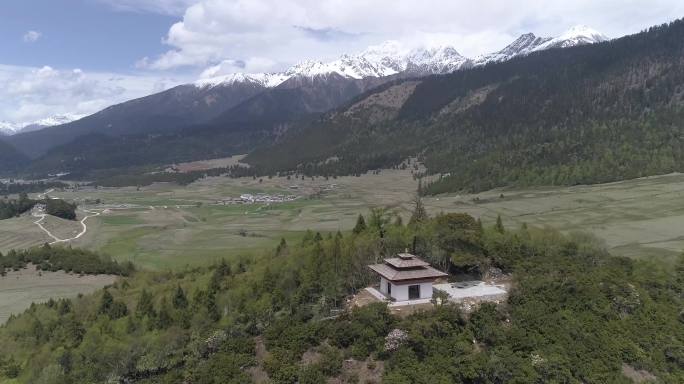 西藏林芝鲁朗小镇航拍4K原片