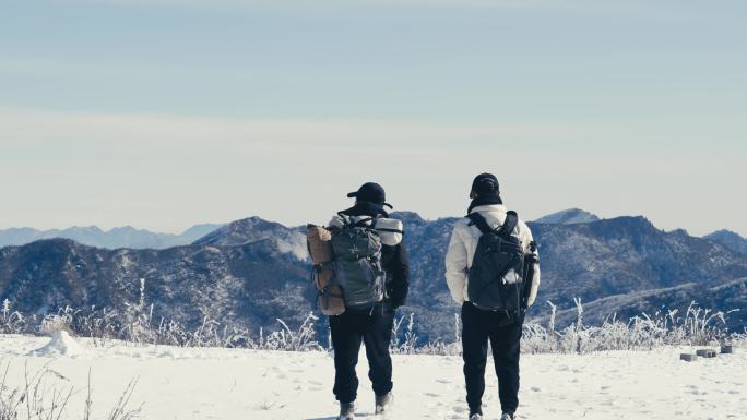 雪地负重前行《侵权必究》