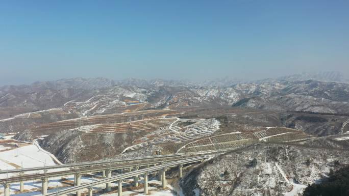 航拍雪后大山  荒山  土地 北方雪景