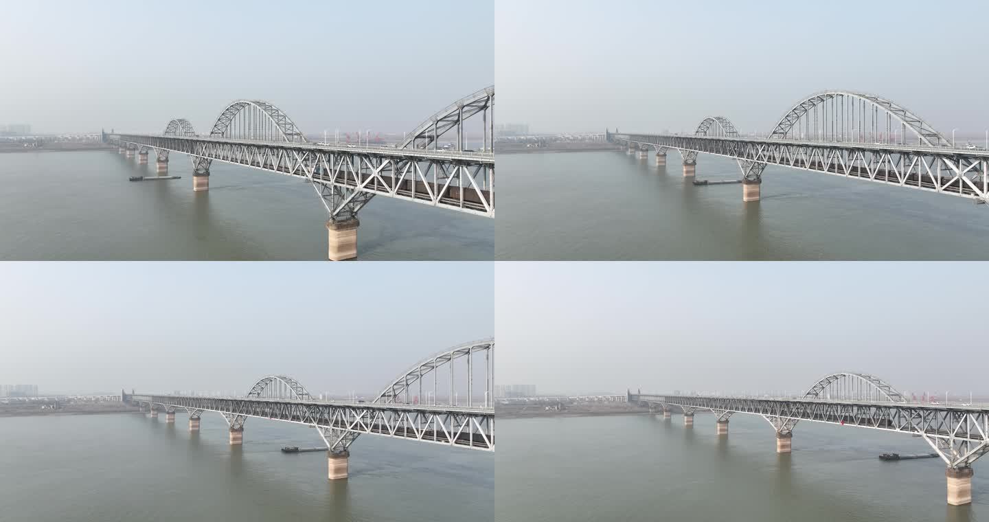 航拍货运列车通过九江长江大桥