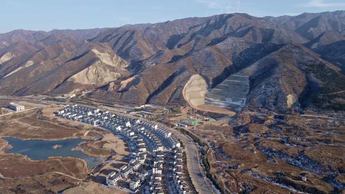 大气航拍大山 城市 道路