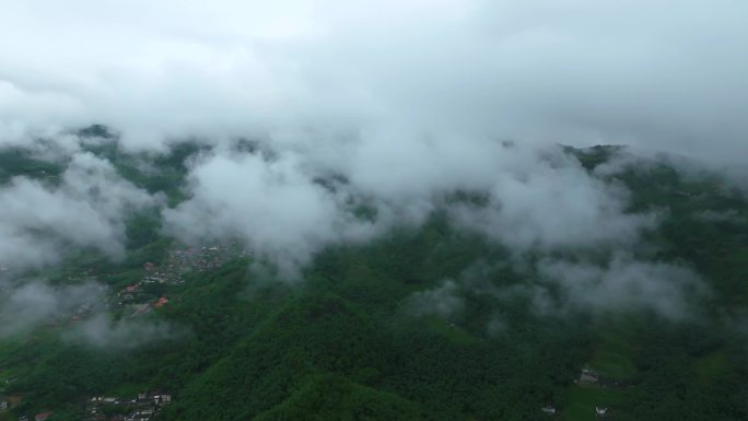 云中看山村