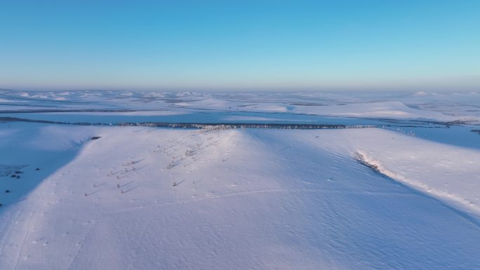 大兴安岭丘陵雪野风光