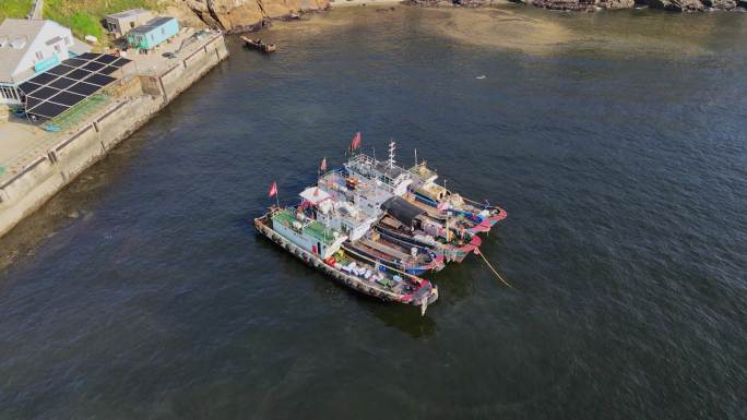 4k航拍渔山列岛海岛渔船码头渔港