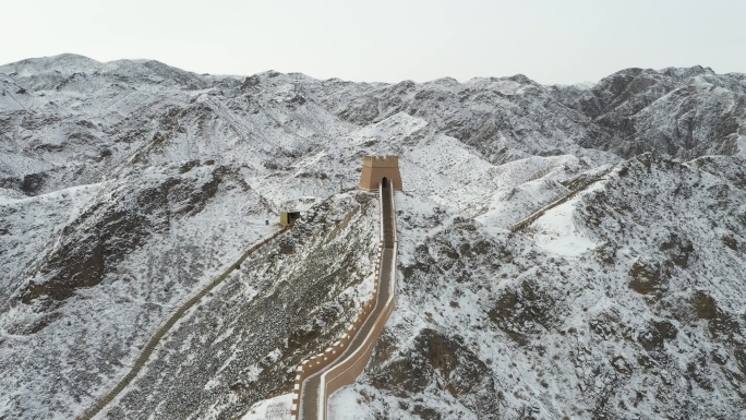 悬壁长城雪景