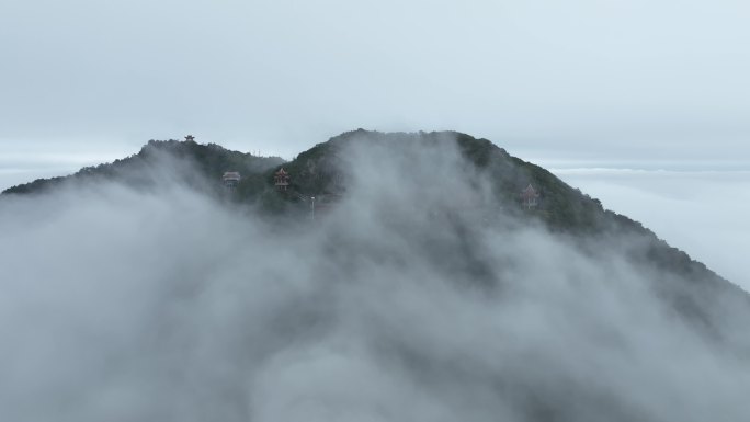 森林云海航拍山峰云雾缭绕雨后山林山脉风景