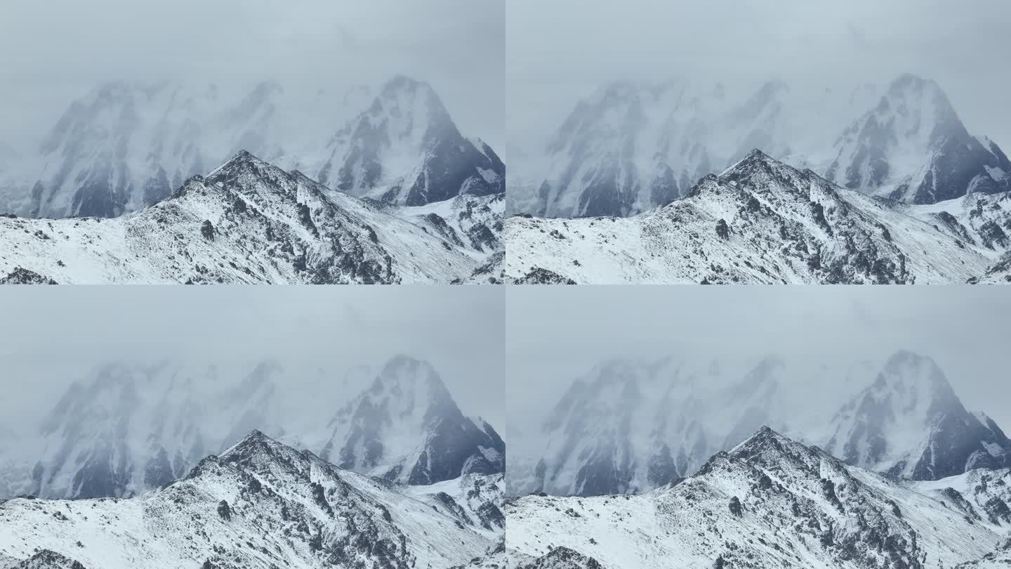 冬季隐藏在云雾中的新疆博格达峰