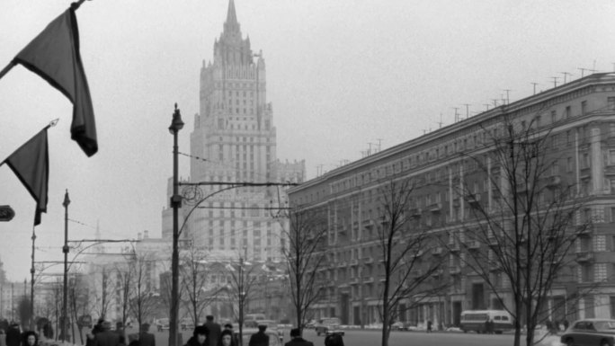 30年代莫斯科红场街头人群有轨电车风景