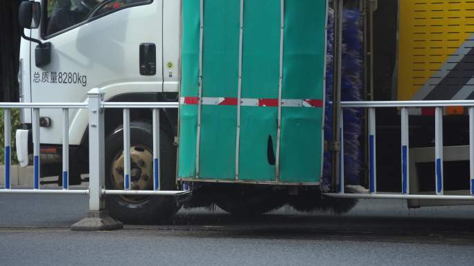 4K清洗清洁刷洗街道护栏栏杆环卫车