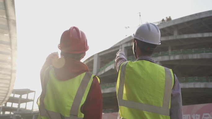 领导视察建筑工地楼盘开工安全生产戴安全帽