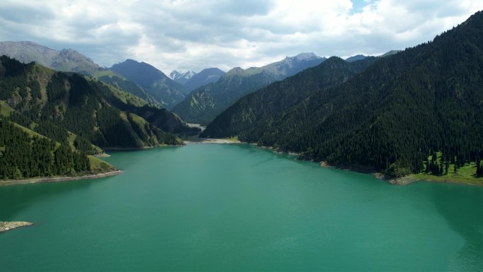 新疆天山天池夏季风光航拍