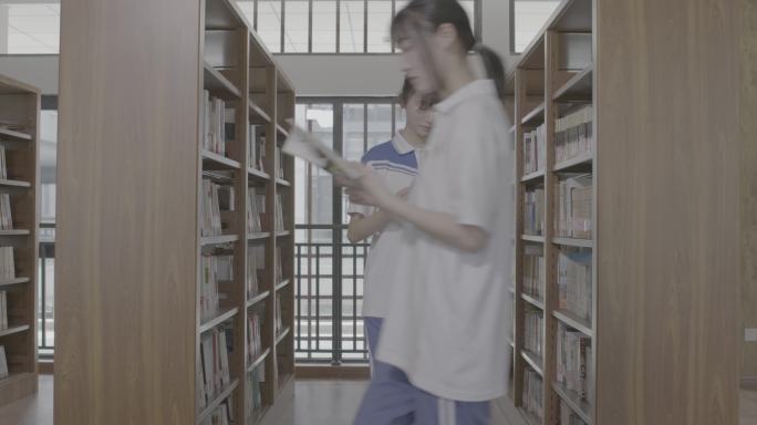 【4K灰度】高中女生图书馆学习