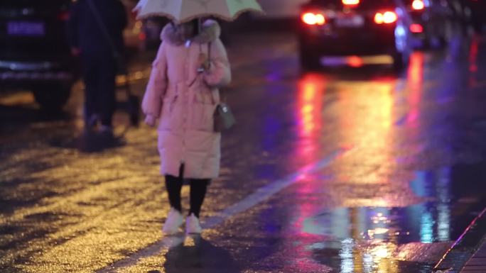 雨夜 车流 下雨 街道