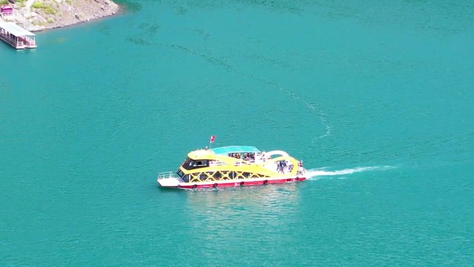 新疆天山天池游船夏季风光航拍