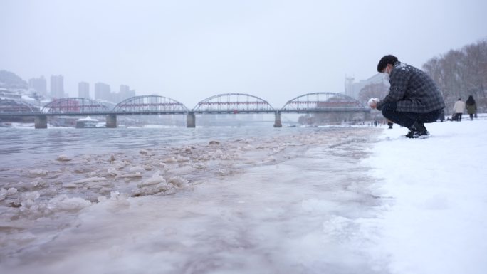雪天中山桥