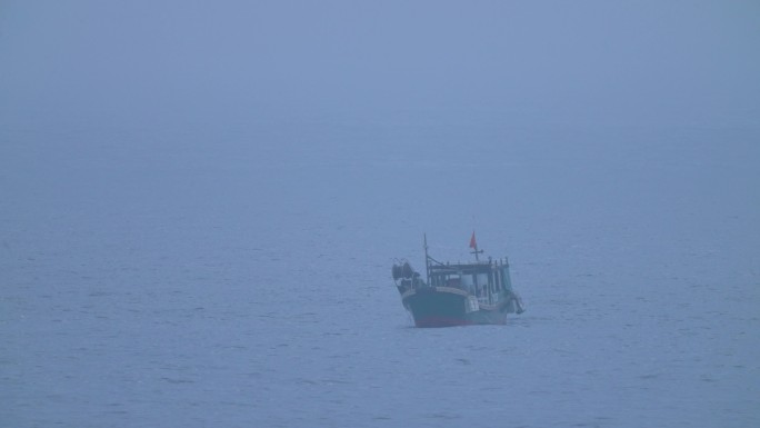 海上渔船捕鱼