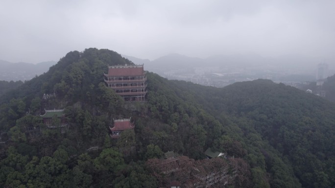 重庆南山公园大气实景寺庙航拍千厮门大桥