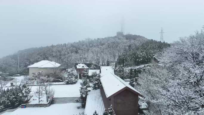 航拍济南南部山区的雪后美景，犹如仙境