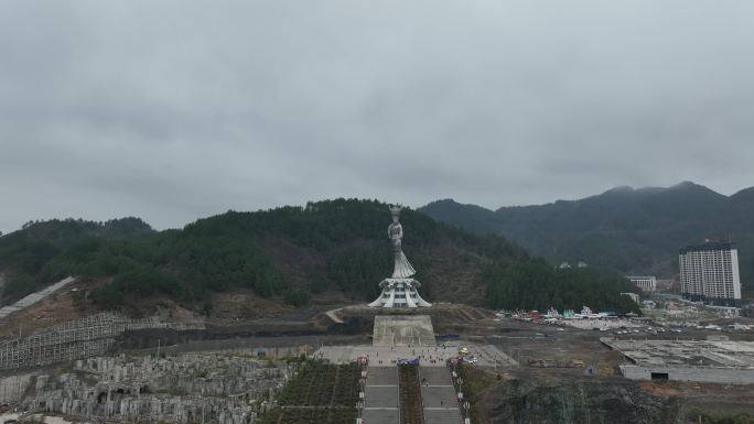 剑河仰阿莎女神像