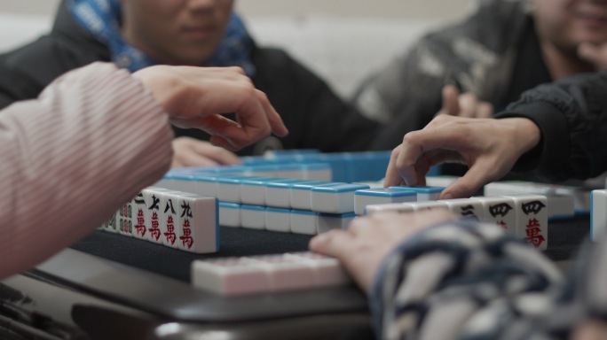 警示教育年轻人赌博打麻将4k