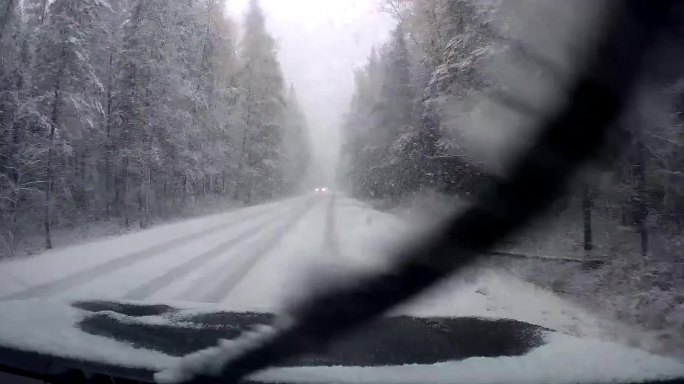雨雪天驾驶 冰雪路面驾驶 危险驾驶