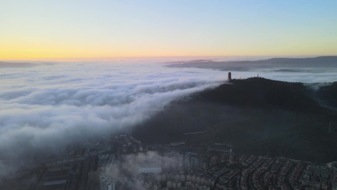 曲靖靖宁宝塔美丽日出云海