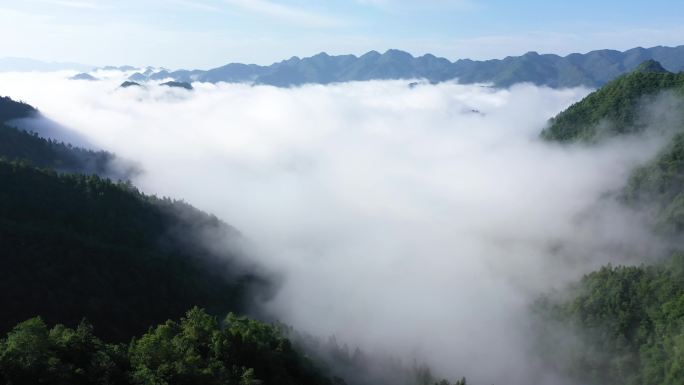 鹤峰 云层  阳光 航拍