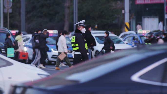 交警指挥交通