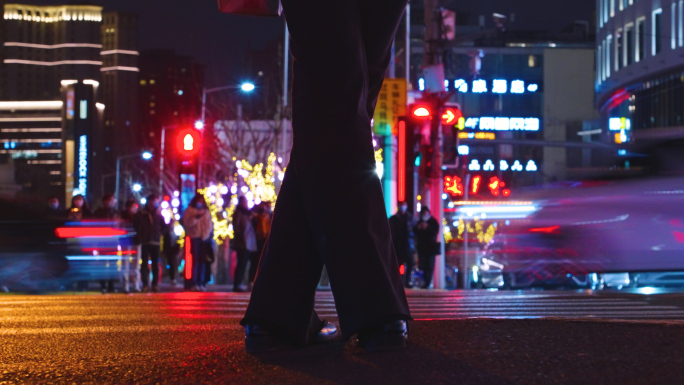 都市夜景人流（王家卫慢门风格）