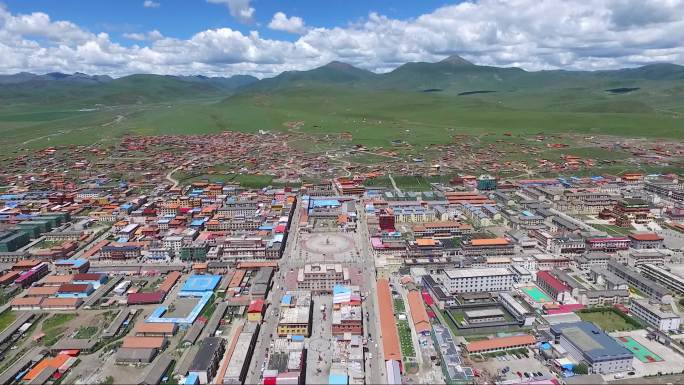 甘孜藏族色达县城航拍