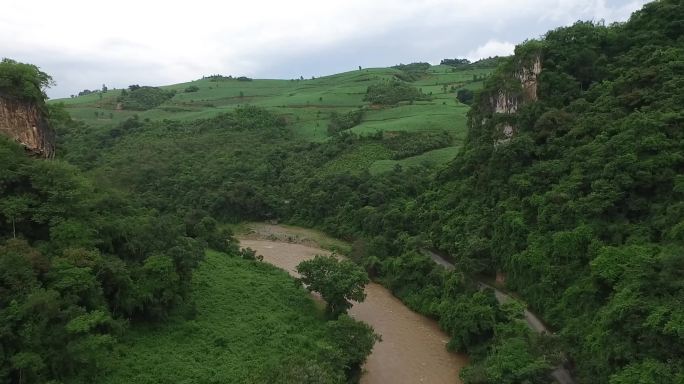 航拍山间河流森林小河植被美景