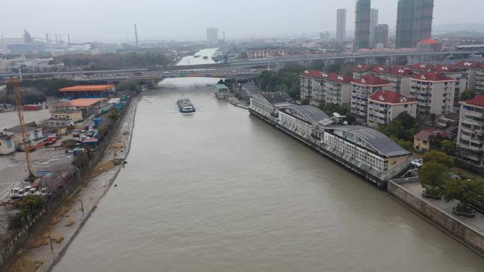 航拍上海宝山黄浦江与长江交汇张华浜码头