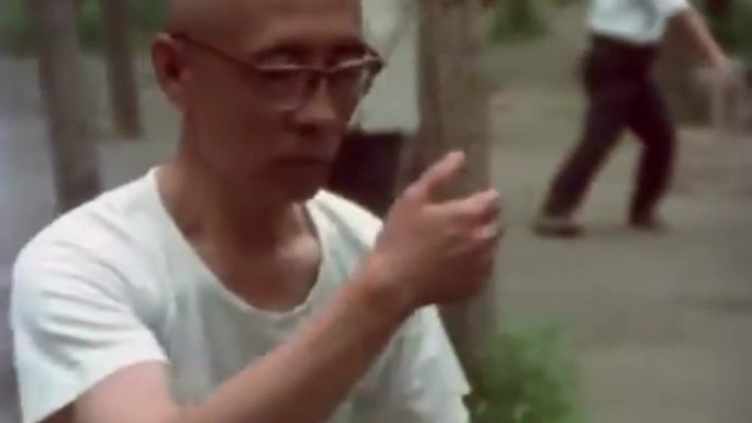 70年代北京晨练早点太极拳护城河遛鸟跑步