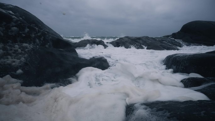 海岸风浪天-慢镜头