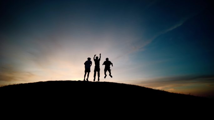 登山 徒步 团队 人物 剪影