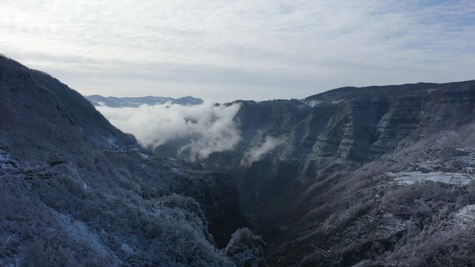 雪后的山村鄂西山区北纬30度湖北长阳农村