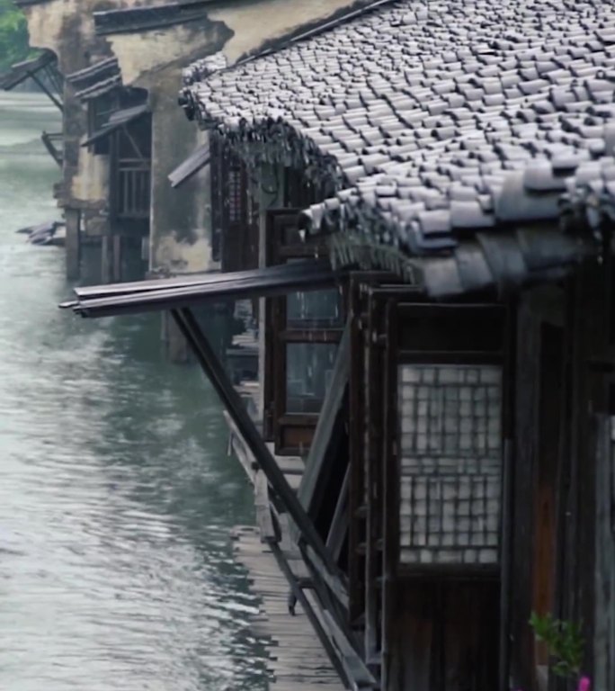 【原创可商用】江南烟雨古镇屋檐滴水