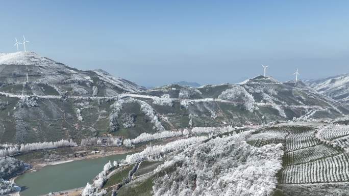 航拍浙江高山茶园茶山风力发电湖泊冬天下雪