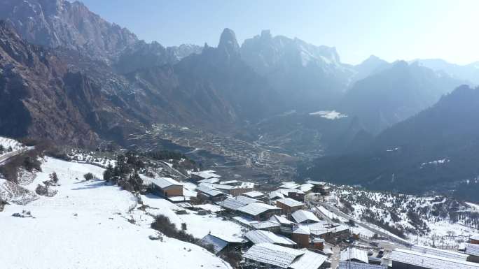 航拍扎尕那雪景