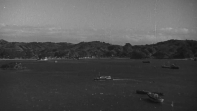 60年代烟台沿海海浪城市港口码头渔船